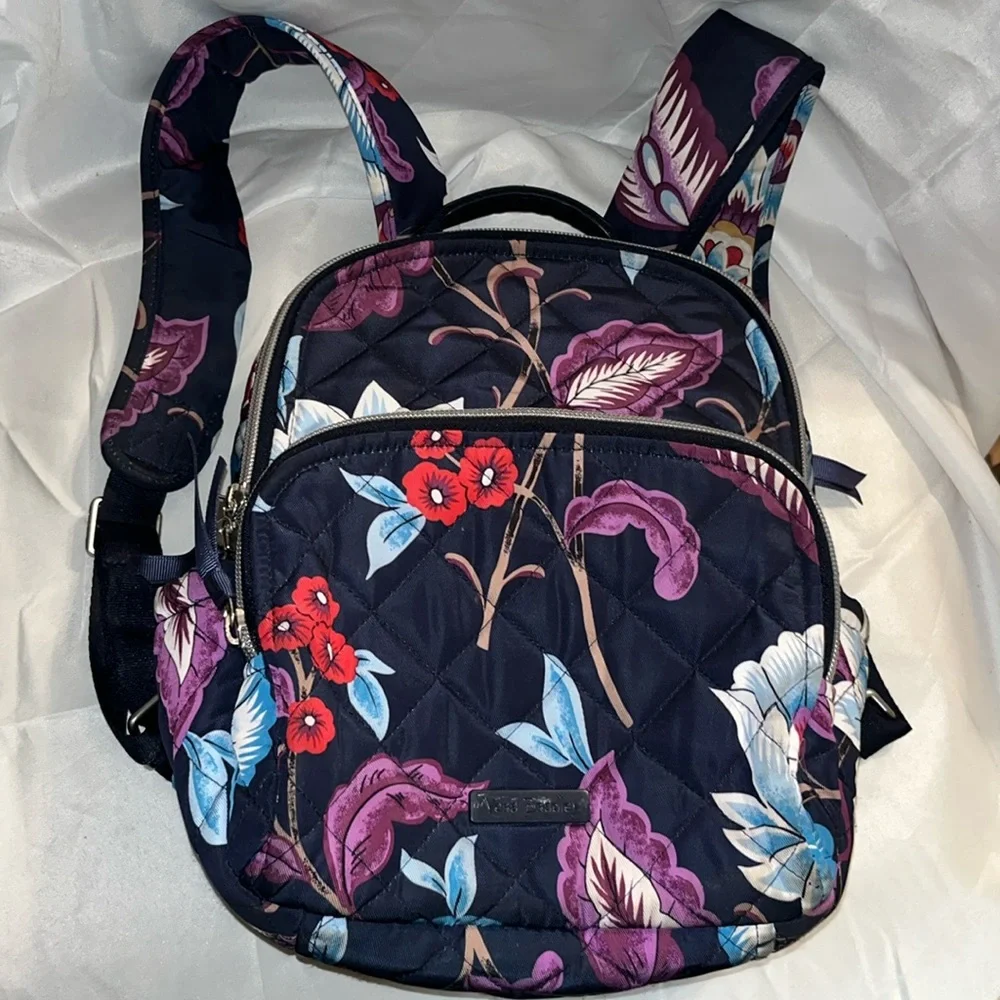 Vera Bradley Women’s Performance Twill Small Backpack - Picture 1 of 10
